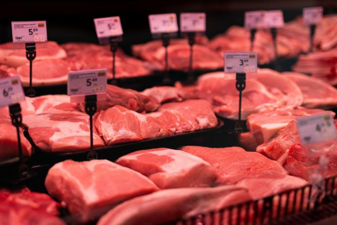 Slapti pirkėjai vieną mažiausių mėsos kainų užfiksavo „Rimi“ 