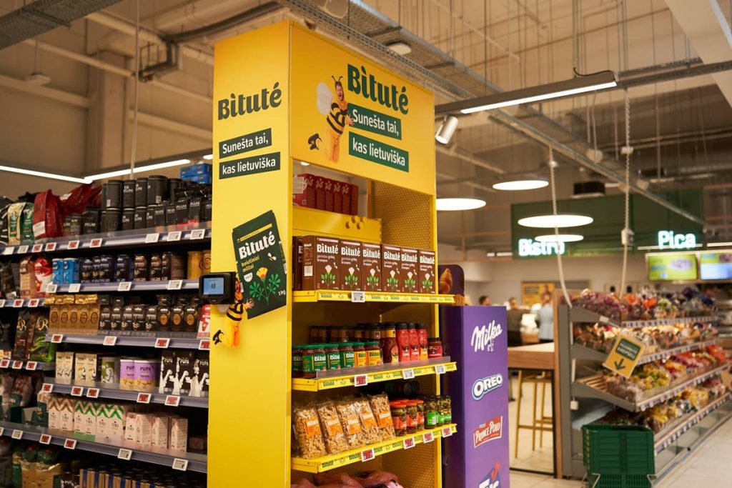 „Iki“ lentynose nutūpė tūkstančiai bitučių: tinklas pristatė naują prekės ženklą